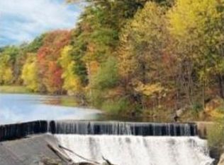 7 Hollow Ridge Dr, Nashua, NH 03062