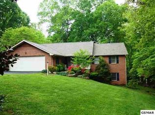 9402 Jim Loy Dr, Strawberry Plains, TN 37871