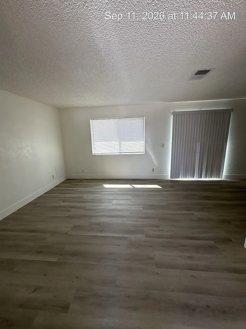 4528 — Photo 2