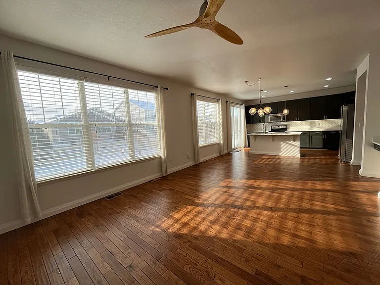 3233 Anika Dr — Photo 11