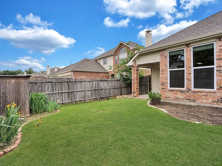 7046 Saint Augustine Dr — Photo 7