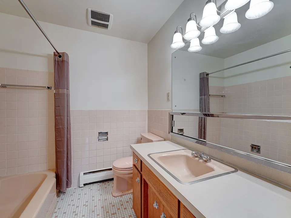 1344 Saint Paul Ave #12