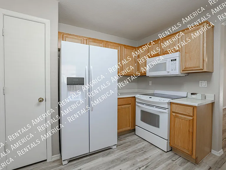 16212 N 162nd Ave — Photo 16