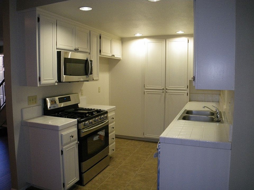2nd image of 1549 Sherwood Village Cir