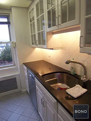 Rented by Bond New York | media 17