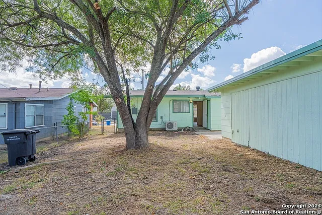131 Brettonwood Dr — Photo 17