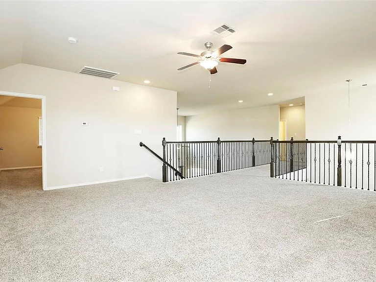 9702 Massanutten Ln — Photo 17