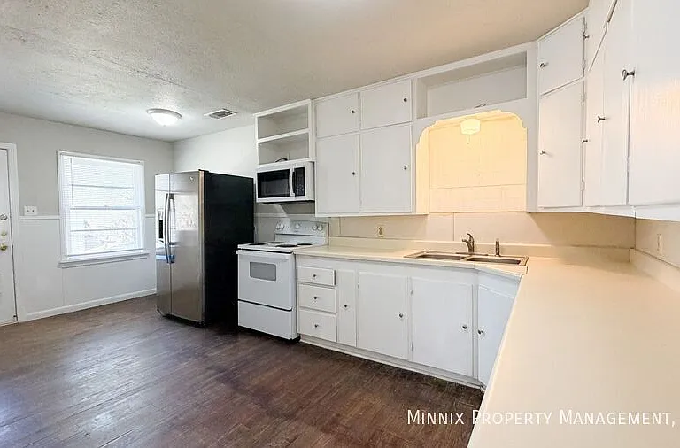 2420 33rd St #B — Photo 4