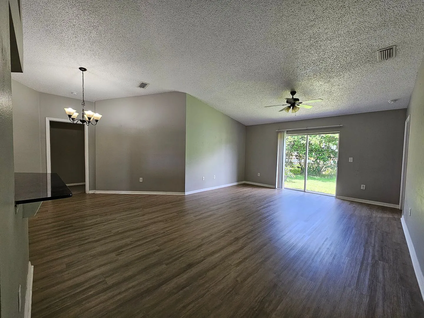 4 Bedroom, 2 Bath Chapel Pines — Photo 4
