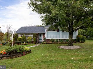 2288 Horseshoe Dr, Pottstown, PA 19464