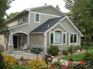 939 Park Ave, Mahtomedi, MI 55115