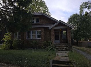 19 E Pershing St, Freeport, IL 61032