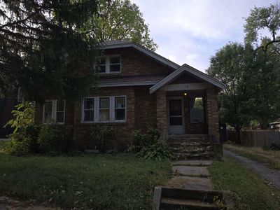 19 E Pershing St, Freeport, IL, 61032