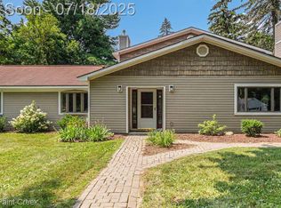 2128 Somerset Rd, Bloomfield Hills, MI 48302
