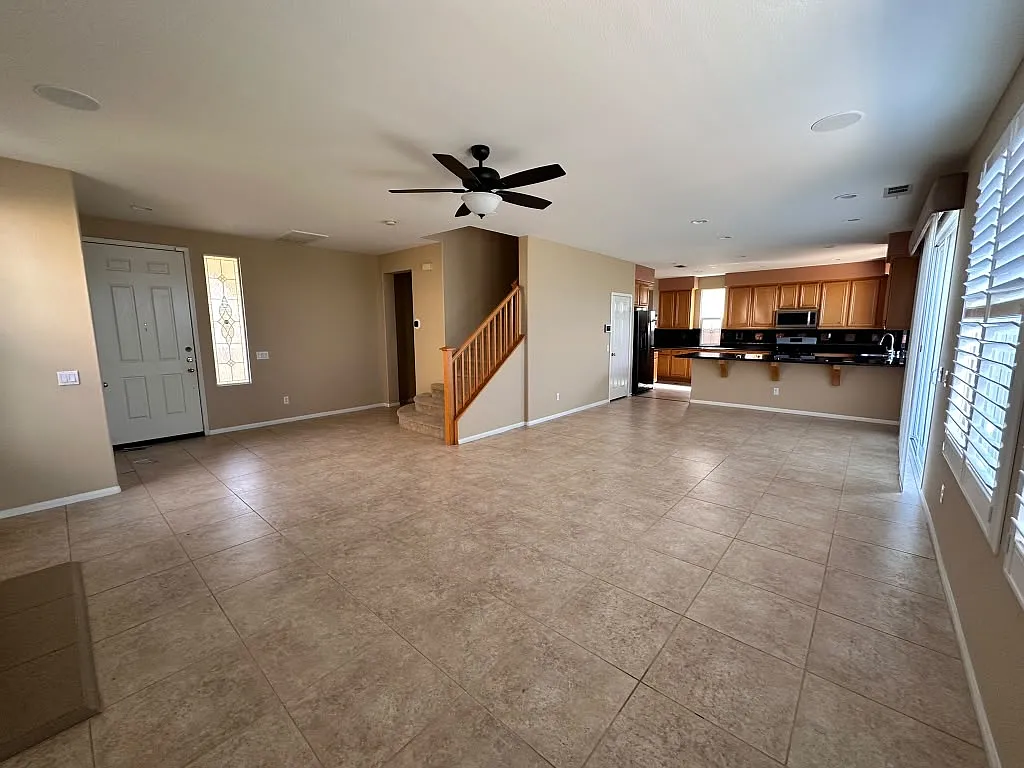 4 bed, 2286 sqft, $6,000 — Photo 2
