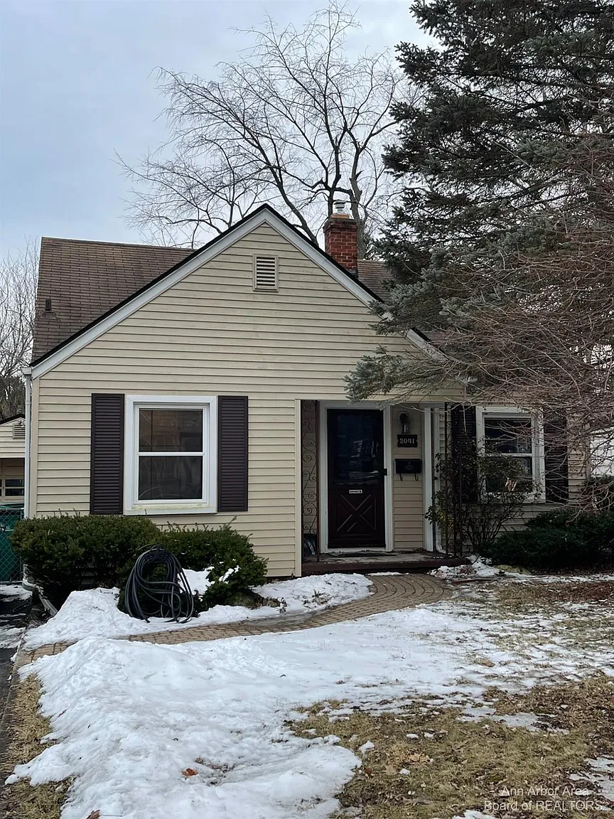 2041 Midvale St photo 1