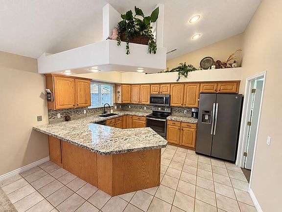 3rd image of 341 S Parkside Cir