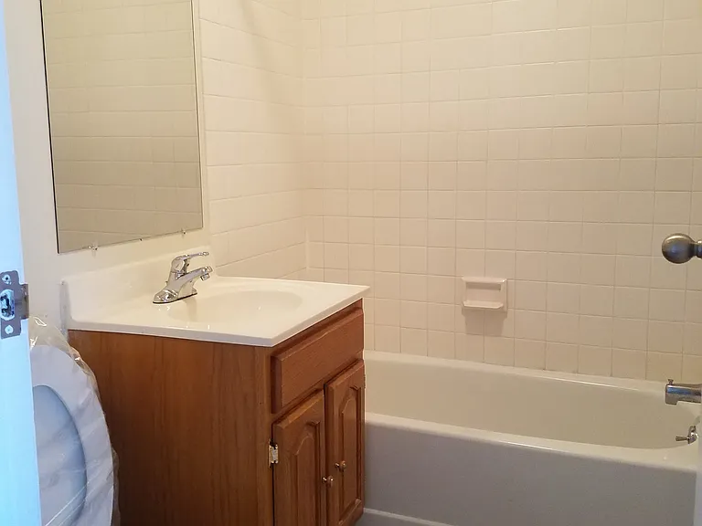 Monument Place Apartments — Photo 32
