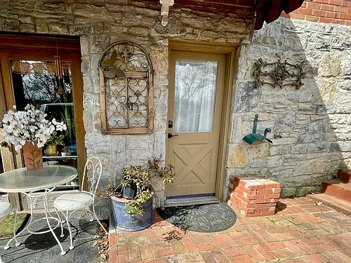 3542 Pleasant Valley Rd #LOWERLEVEL Photo 1 3542 Pleasant Valley Rd #LOWERLEVEL Photo 1
