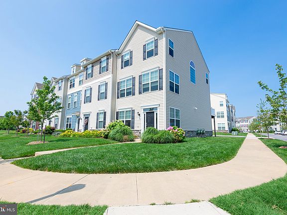 3rd image of 101 Cecilia Carey Ln
