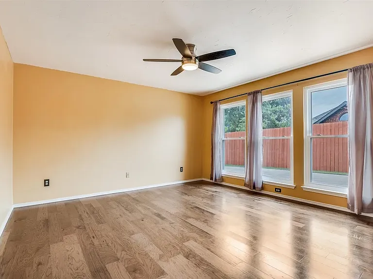 6512 Coral Ln — Photo 3