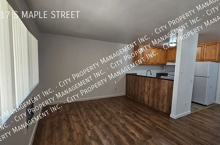 1317 S Maple St — Photo 6