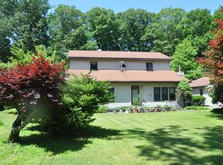 353 Cherry Lane Rd, Bartonsville, PA 18321