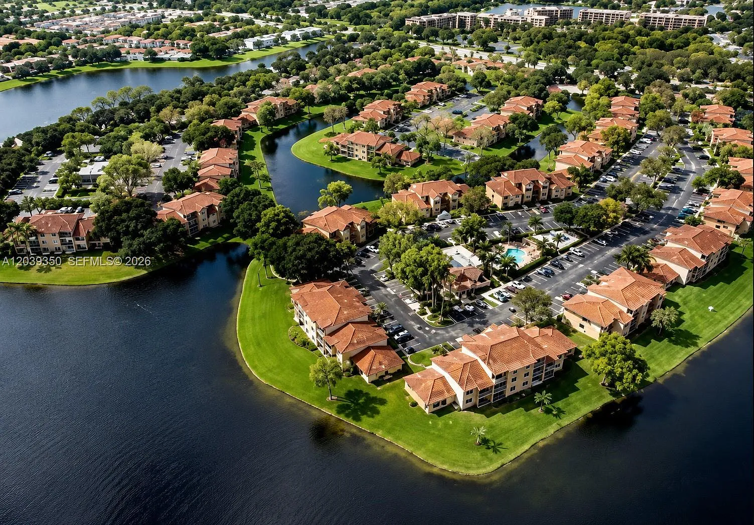 Villas De Venezia Condo — Photo 1
