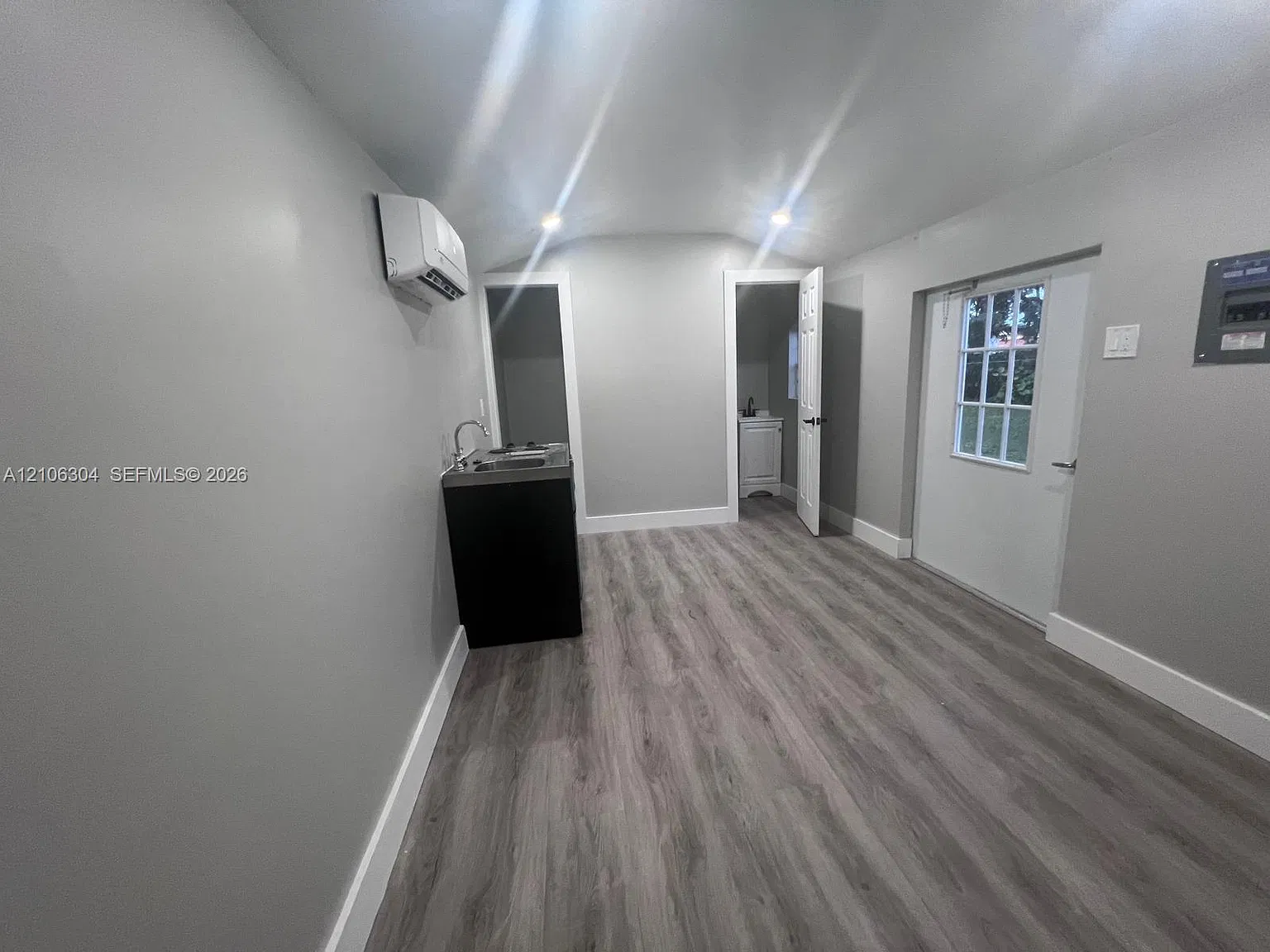 Jeffrey Heights — Photo 2