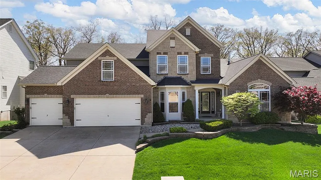4 bed, 3.5 bath, 3939 sqft, $3,750 — Photo 1