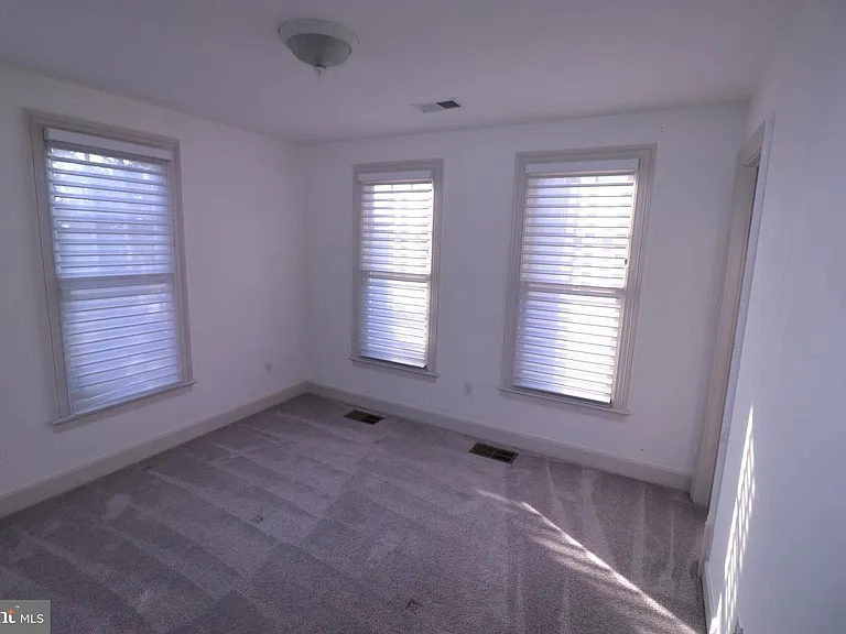 Half Bedroom prefect for baby room or office