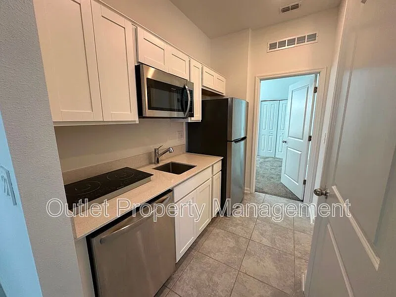 1 bed, 1.0 bath, 600 sqft, $1,249 — Photo 4
