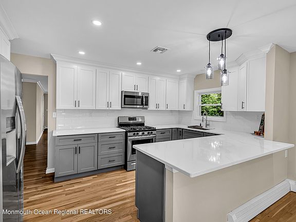 2nd image of 398 Jamaica Boulevard