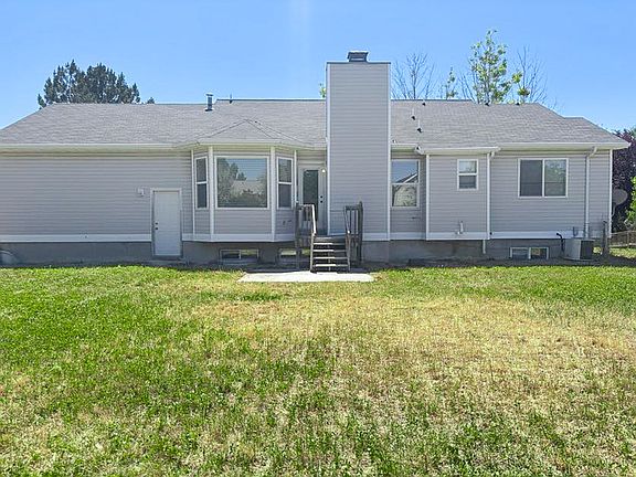 2nd image of 756 Country Club Dr