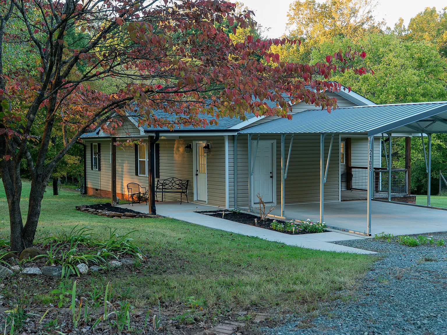 2 bed, 1.5 bath, 1740 sqft, $1,900 — Photo 2