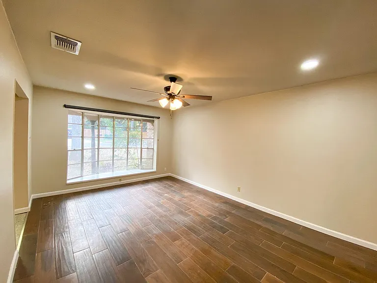 11039 Whisper Valley St — Photo 16