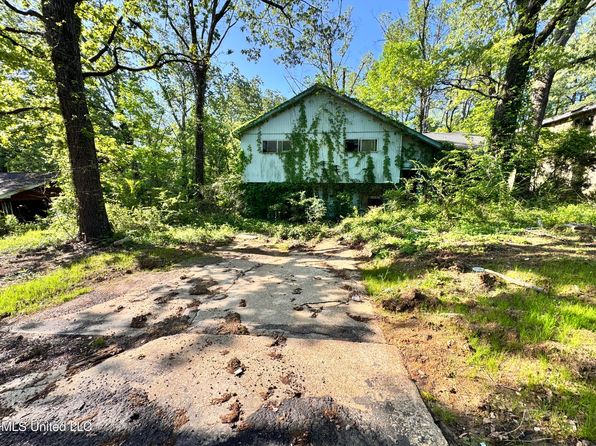 231 Catalina Cir, Jackson, MS 39204
