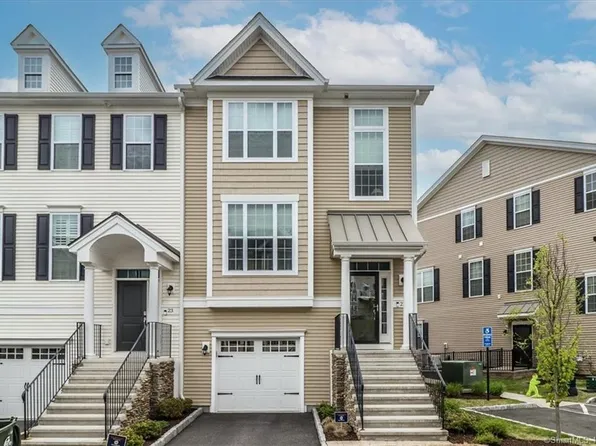 21 Putnam Lane #21, Danbury, CT 06810