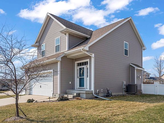 2nd image of 1214 Amelia Dr