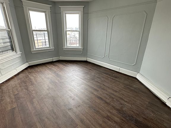 3rd image of 26-28 Chestnut St #3