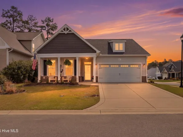 61 Chickadee Way, Hampstead, NC 28443