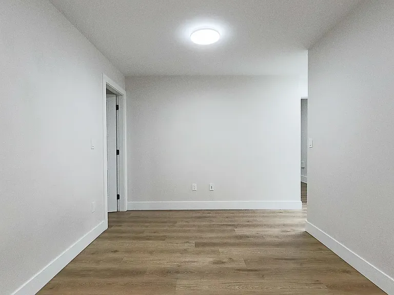 16792 18b Ave #1 — Photo 19