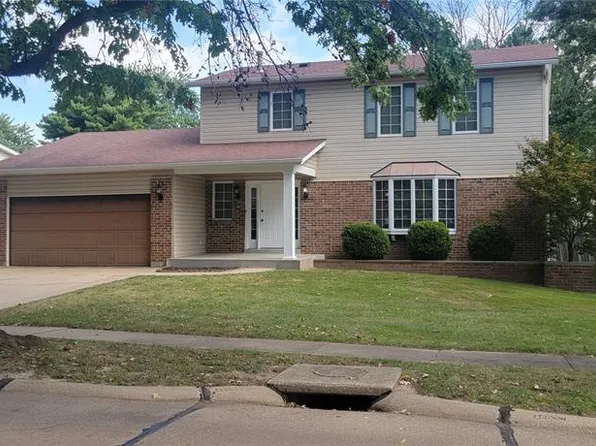 1901 Riverwood Trails Dr, Florissant, MO 63031