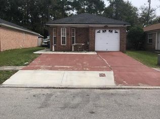 723 Century Point Dr E, Jacksonville, FL 32216