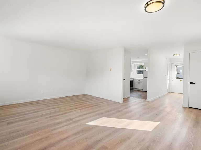 180 Main St #2110 — Photo 10