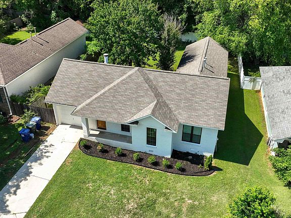 2nd image of 735 Wynsom Dr SE