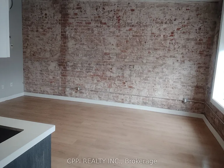 140 Simcoe St #310 — Photo 3