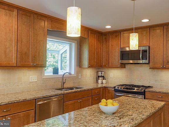 5th image of 1 Winterfield Ct