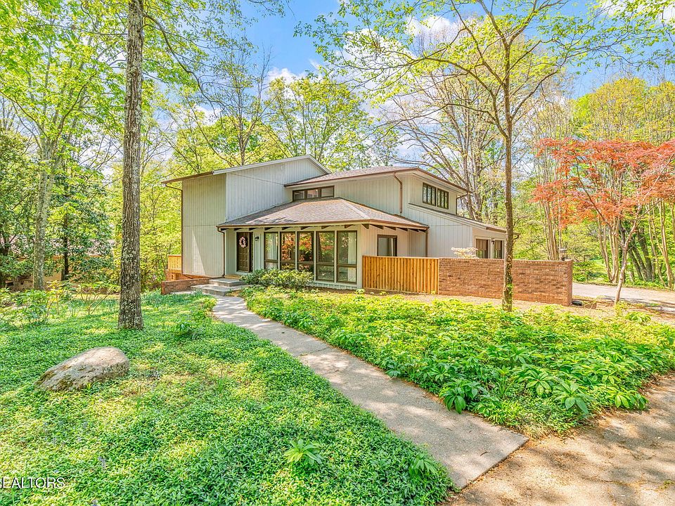 1st image of 417 Schooner Ln