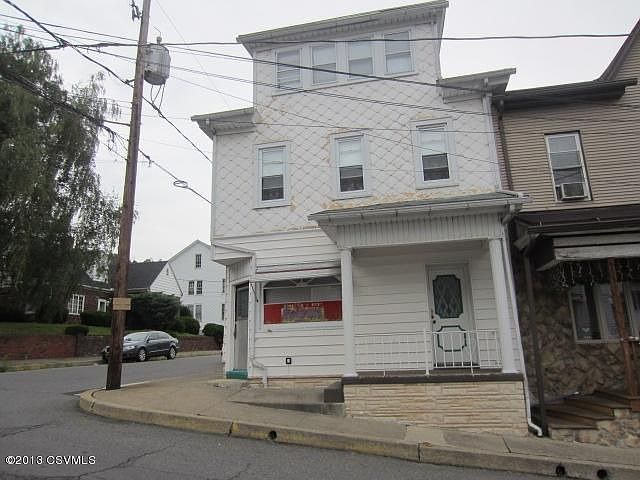 1st image of 1021 N Franklin St